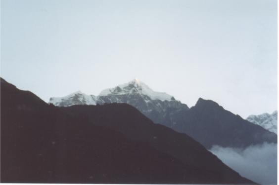 everest from namche